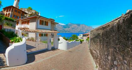Residence La Madrugada holiday apartments in Malcesine