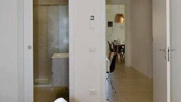 3 chambres, coffres-forts dans les chambres, Wi-Fi, draps fournis