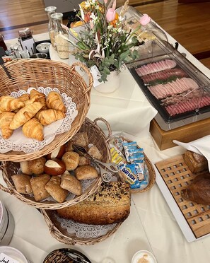 Buffet déjeuner gratuit tous les jours