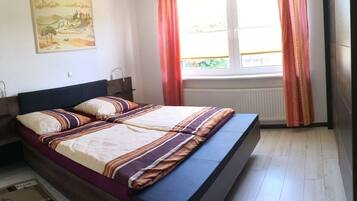 2 Schlafzimmer, Bügeleisen/Bügelbrett, WLAN