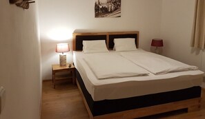 Apartment, 2 Bedrooms | Individually decorated, individually furnished, iron/ironing board - Sportpension Penhab (Saalbach-Hinterglemm)