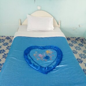 싱글룸 | 책상, 침대 시트