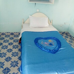 싱글룸 | 책상, 침대 시트