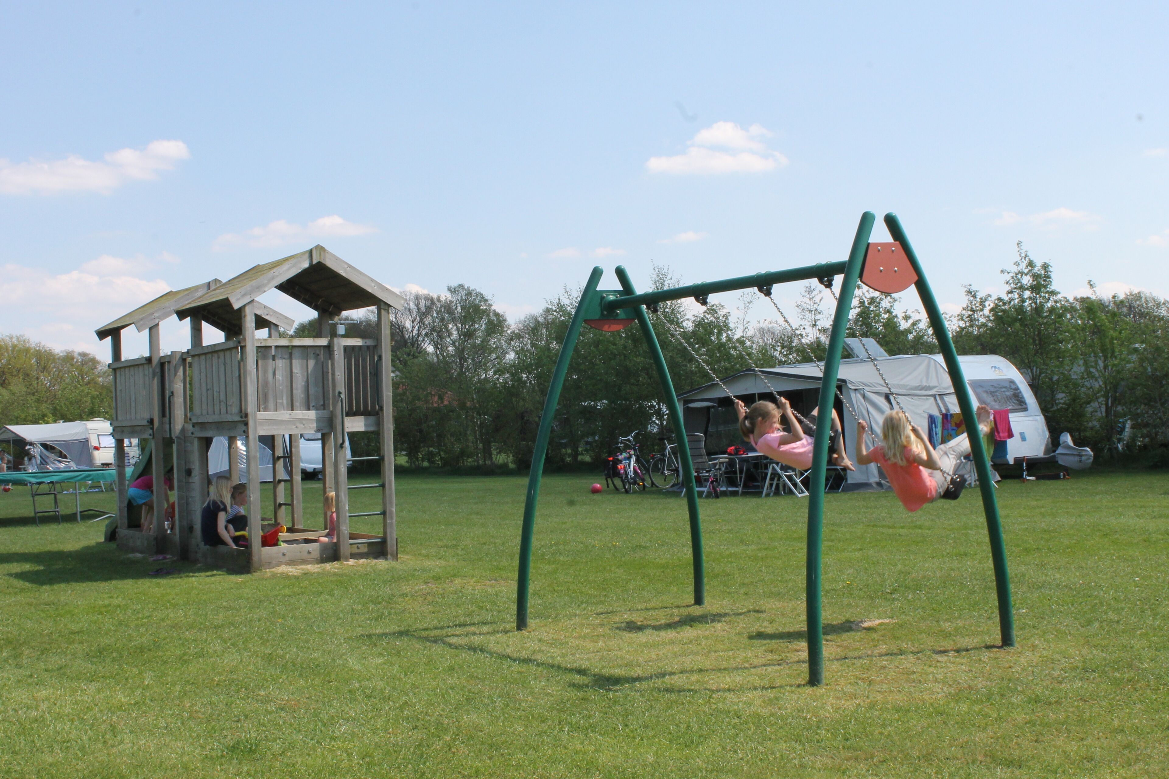 Khu vui chơi trẻ em - ngoài trời