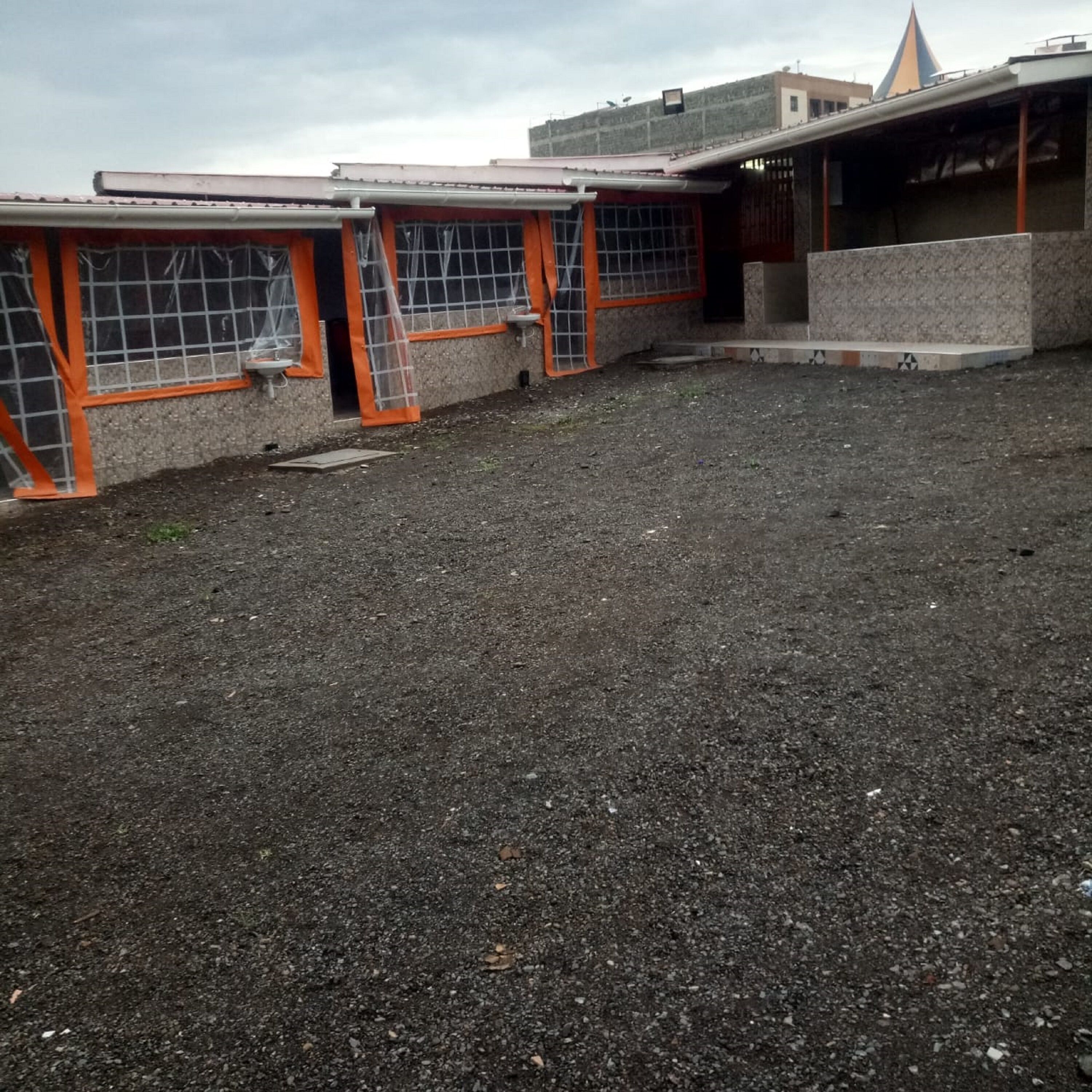 Bãi đậu xe tự phục vụ miễn phí 