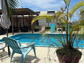 Outdoor pool, a heated pool - La case curcuma with heated swimming pool (saint joseph)