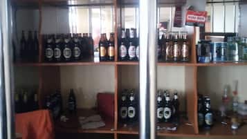 Bar (trong khuôn viên)