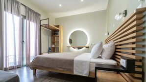 Phòng đôi Superior, quang cảnh biển (G6) | Bộ đồ giường cao cấp, minibar, két bảo mật tại phòng, bàn 