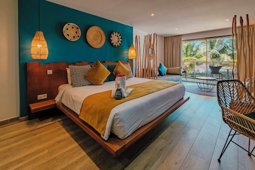 Orient Beach Hotel