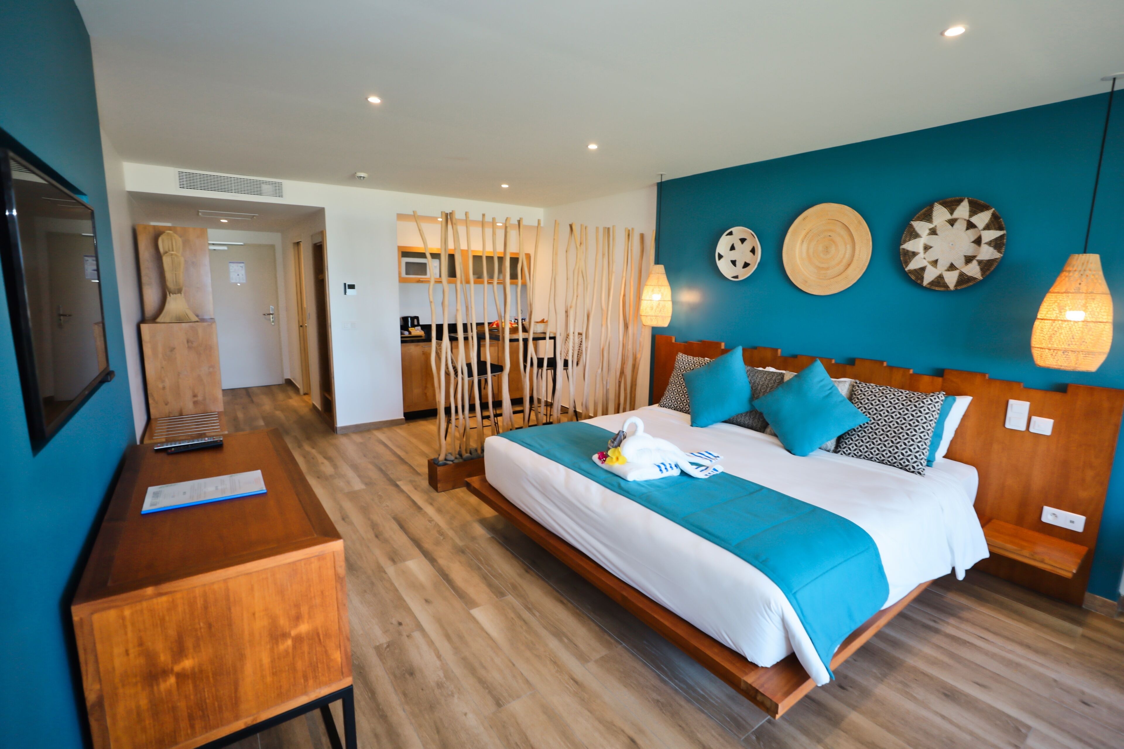 deluxe junior suite | premium bedding, in-room safe, blackout curtains, iron/ironing board