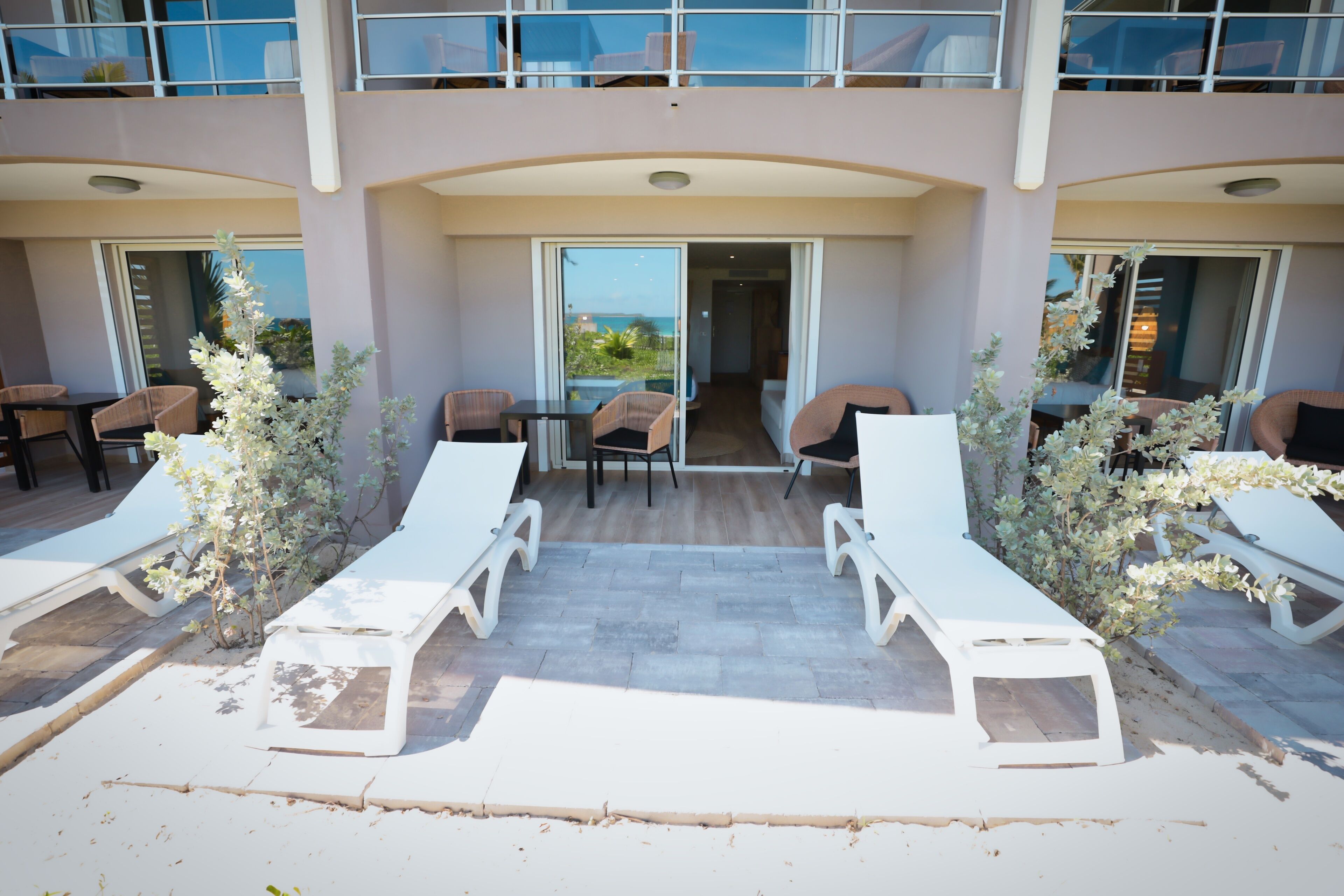 deluxe junior suite | terrace/patio