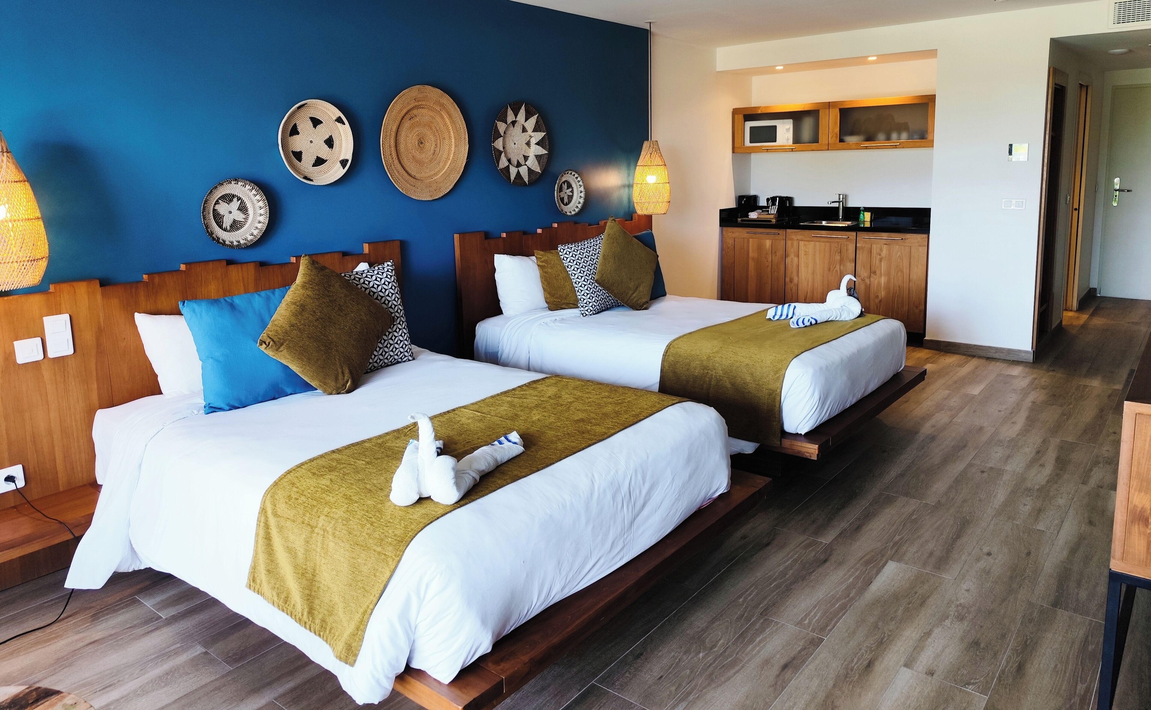 Ocean Deluxe | Bộ đồ giường cao cấp, két bảo mật tại phòng, màn/rèm cản sáng 