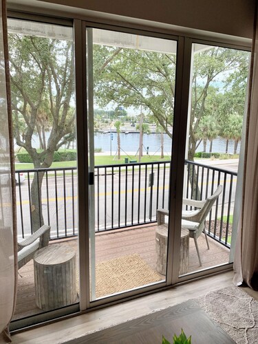 EXECUTIVE 1 BEDROOM SUITE w/WATERVIEW - Riverwalk Downtown Tampa