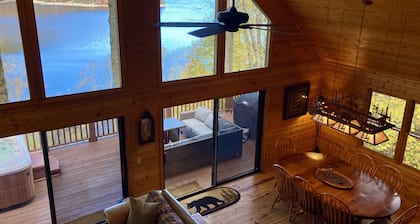 Wow! Lake Nantahala Smoky Mountain Cabin with Boat Dock, Hot Tub & Firepit!
