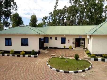 Property grounds. The Palm Lodge