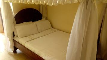 Habitación estándar | Escritorio, cortinas blackout, wifi gratis y ropa de cama