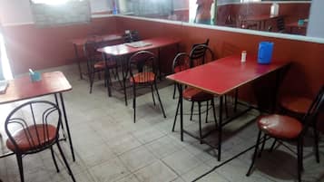 Café da manhã continental grátis todos os dias