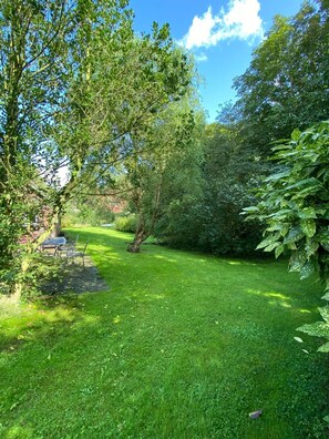 Property grounds - Cozy country house surrounded by beautiful North Sea beaches (Funnix)