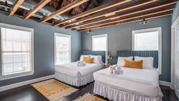 2 bedrooms, iron/ironing board, WiFi
