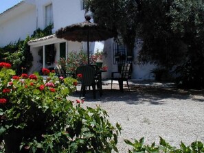 تناول الطعام بالخارج