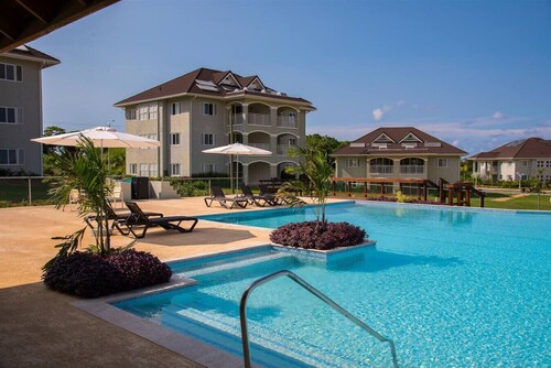 Imperial Topaz @ Richmond Estate