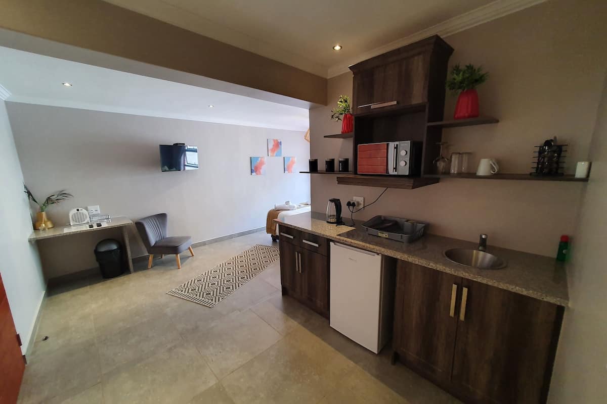 Classic Room, 1 Double Bed | Desk, laptop workspace, free WiFi, bed sheets