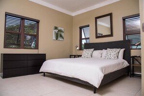 2 bedrooms, desk, iron/ironing board, WiFi - Sunkissed Villa 9 @ Watermill (St. Ann)