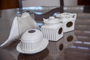 Badekar, hårtørrer, håndklæder