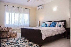 2 bedrooms, desk, iron/ironing board, WiFi