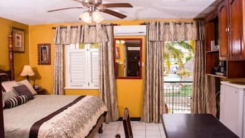 Desk, iron/ironing board, WiFi, bed sheets