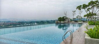 *BRAND NEW* EVO SUITES CAN SELF IN (WiFi)