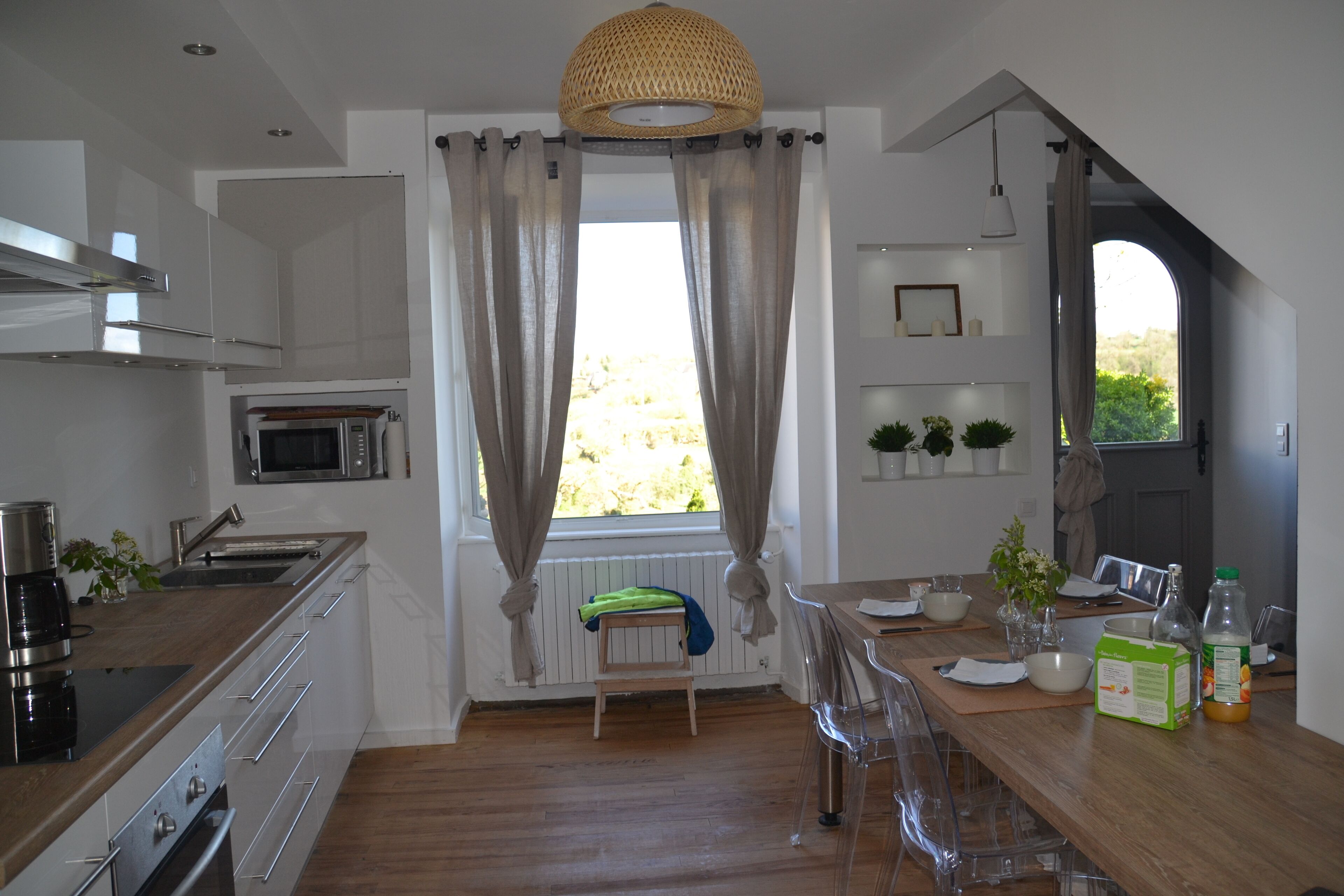 Refrigerador, microondas, horno y parrilla de estufa 