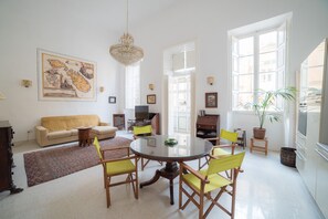 Appartement, 1 chambre | Restauration dans la chambre