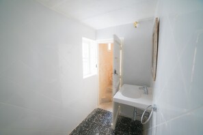 Apartment, 1 Bedroom | Bathroom | Towels - HT2 - Casa Rooms (Valletta)