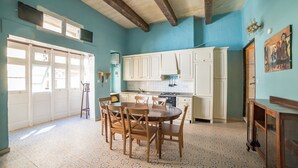 Apartment, 1 Bedroom | In-room dining - JuF - Casa Rooms (Valletta)