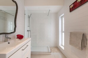 Apartment, 1 Bedroom | Bathroom