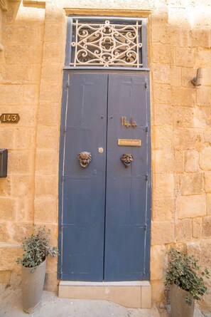 EntrĂ©e de lâhĂ©bergement