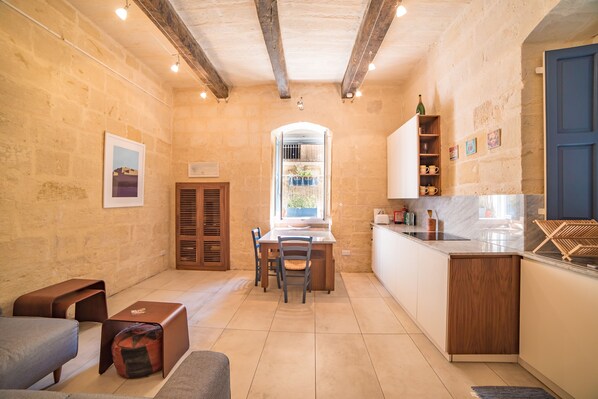 Apartment, 1 Bedroom | In-room dining