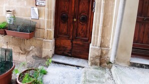 Unclassified image, 4 of 18, button - VP - Casa Rooms (Valletta)