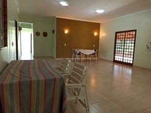 Interior - Recanto da Paz property with heated pool. (Hidrolândia)