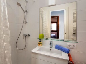 Hair dryer - Lovely apartment for 6 people with WIFI, TV and balcony (L'escala)