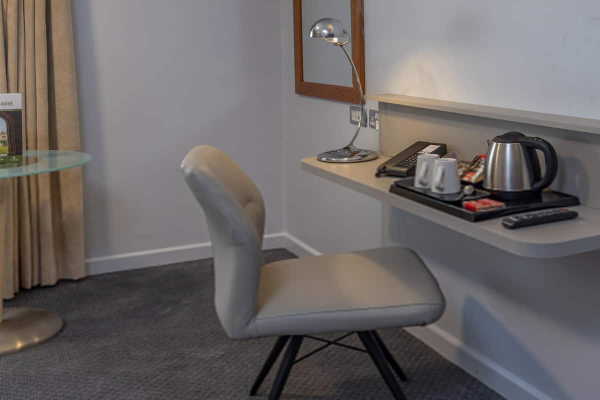 Superior Room, 1 King Bed, Non Smoking | In-room safe, desk, laptop workspace, soundproofing