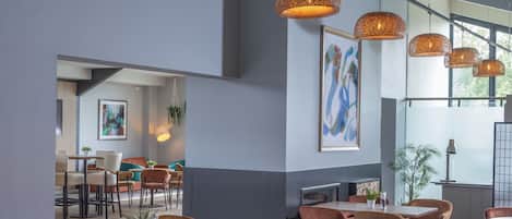 Daily buffet breakfast (GBP 15.00 per person)