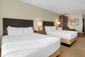 Desk, blackout drapes, iron/ironing board, free cribs/infant beds - Best Western Plus The Inn at Hells Canyon (Clarkston)