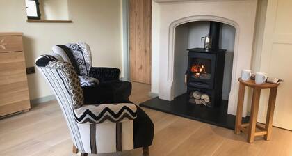 Individual Self-Contained Private cottage with garden at Dyrham Park, near Bath