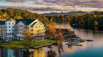 Situated on a serene lake, this hotel offers stunning views and access to boating activities.