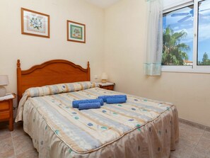 3 bedrooms, iron/ironing board, travel cot, free WiFi