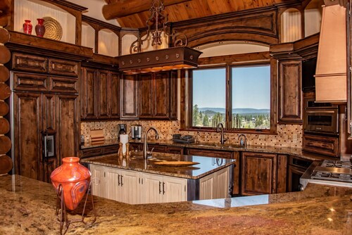Majestic Colorado Log Home, Borders National Forest, Stunning