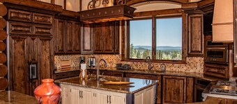 Majestic Colorado Log Home, Borders National Forest, Stunning