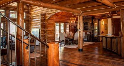 Majestic Colorado Log Home, Borders National Forest, Stunning